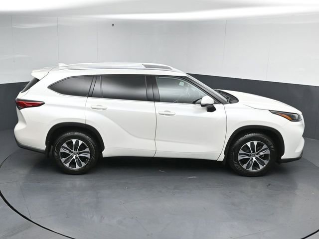Used 2021 Toyota Highlander XLE AWD/4WD image 52