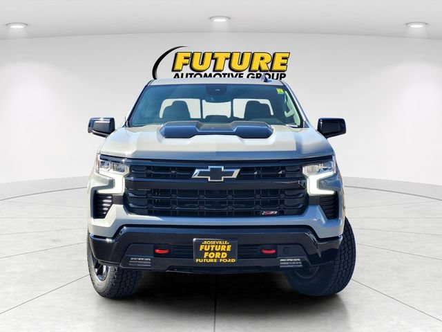 Used 2024 Chevrolet Silverado 1500 LT Trail Boss w/ Convenience Package II AWD/4WD image 2