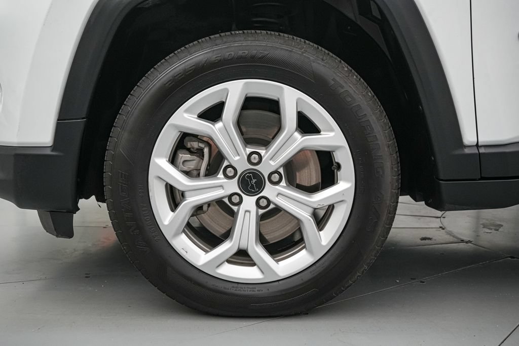 Used 2025 Jeep Compass Latitude AWD/4WD image 10