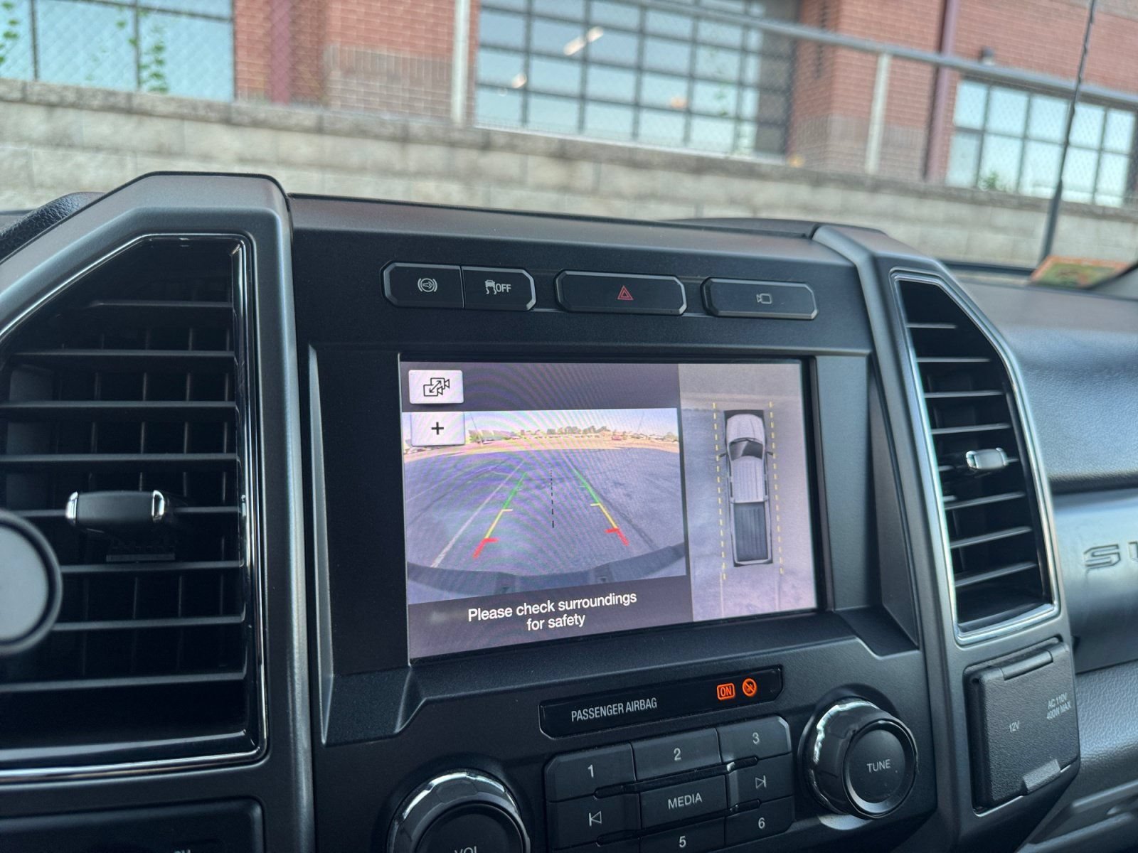 Certified 2019 Ford F350 XLT w/ XLT Premium Package AWD/4WD image 28