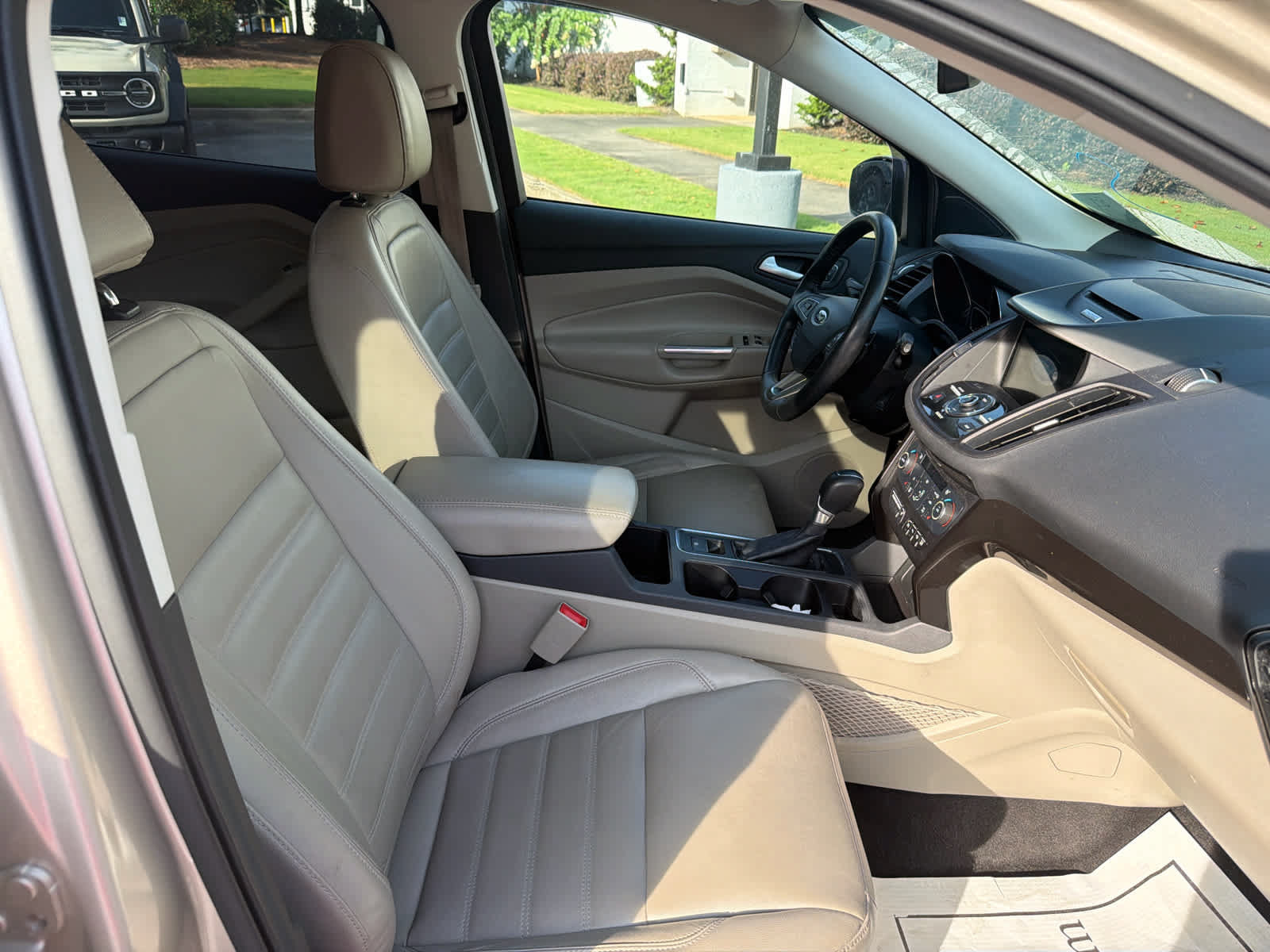 Certified 2017 Ford Escape Titanium w/ Equipment Group 301A FWD image 7
