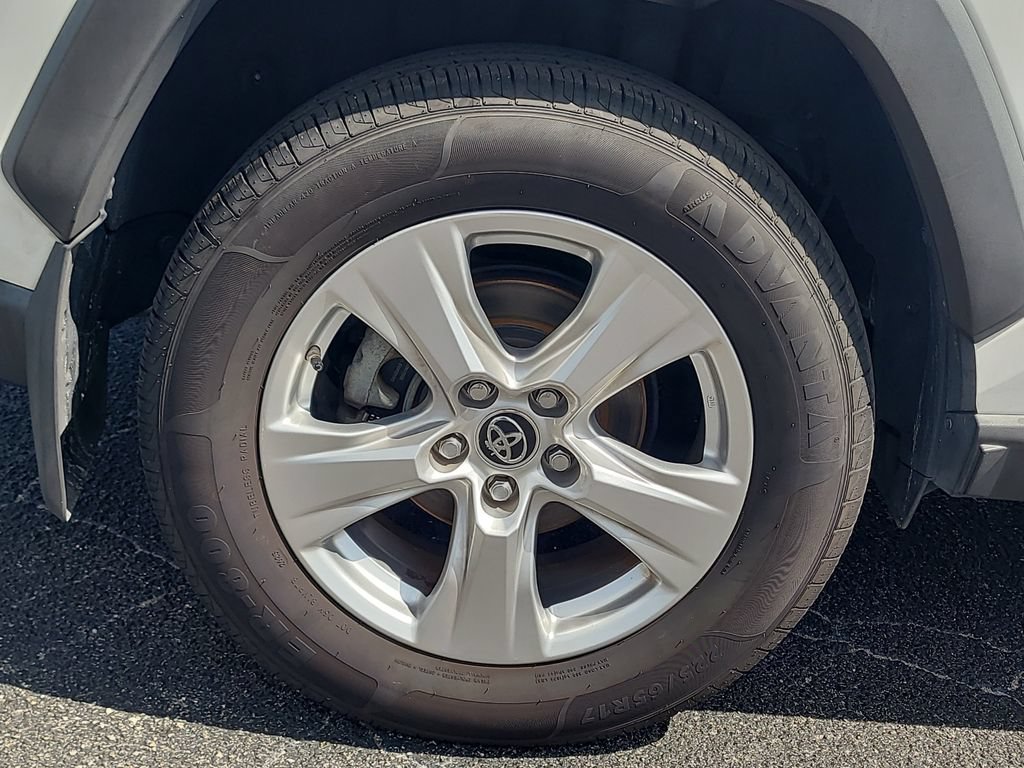 Used 2019 Toyota RAV4 XLE w/ Convenience Package AWD/4WD image 5