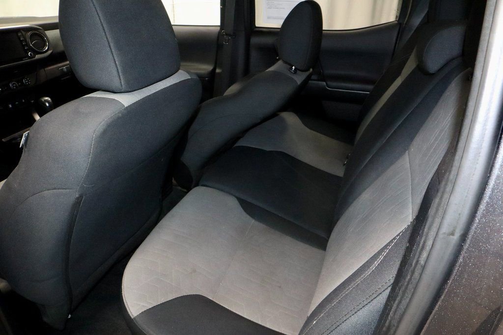 Used 2020 Toyota Tacoma TRD Off-Road w/ Technology Package image 20