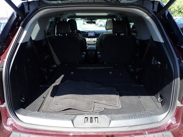 Certified 2023 Ford Explorer XLT w/ Equipment Group 202A AWD/4WD image 8