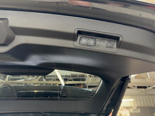 Certified 2023 Ford Explorer Limited w/ Limited Technology Package image 16