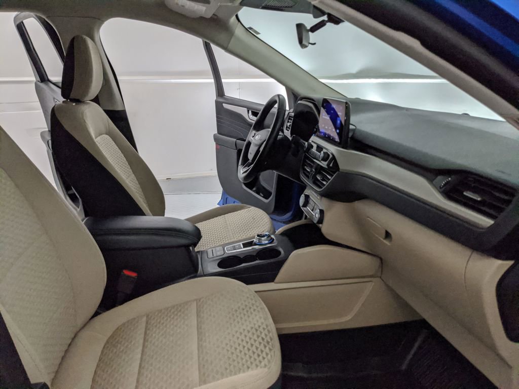 Certified 2021 Ford Escape SE w/ Cold Weather Package image 21