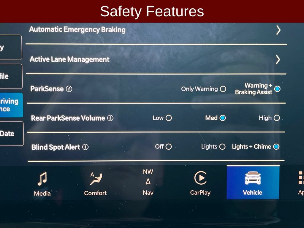 Used 2023 Jeep Grand Cherokee L Limited w/ MOPAR Finishing Package AWD/4WD image 9