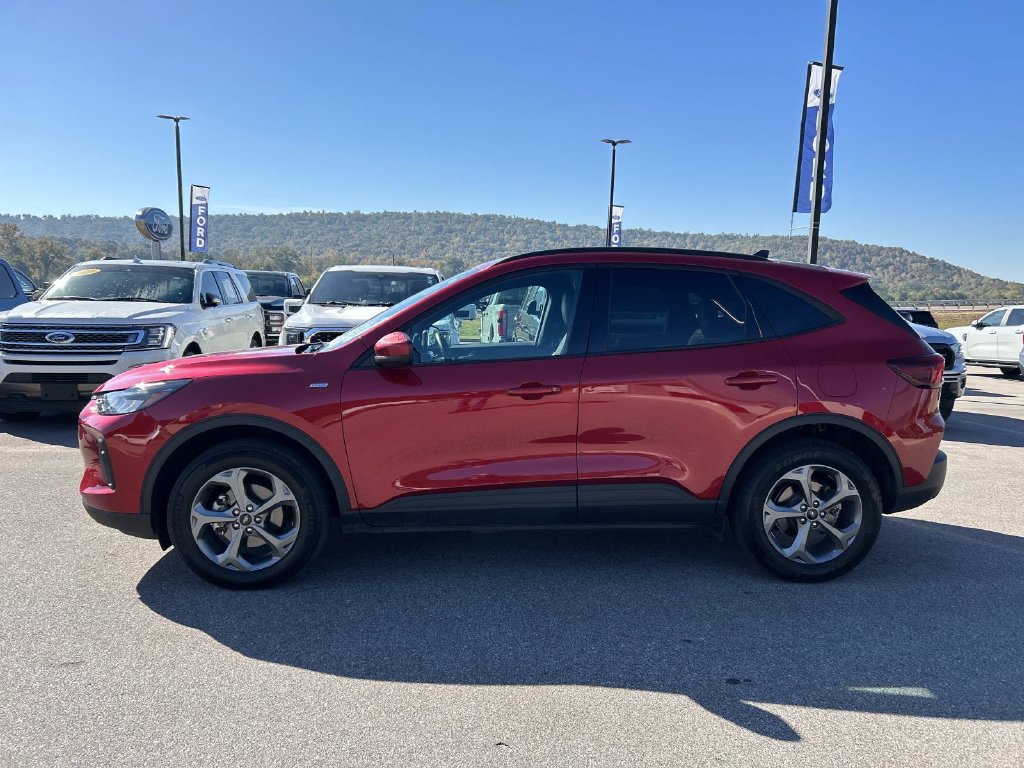 Certified 2025 Ford Escape ST-Line Select AWD/4WD image 6
