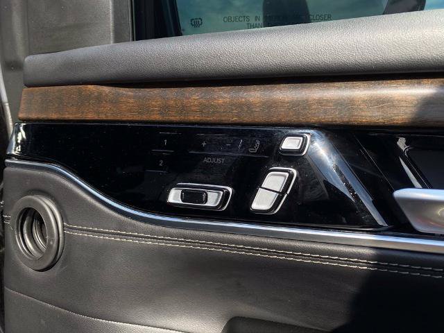 Used 2022 Jeep Grand Wagoneer Series II AWD/4WD image 30