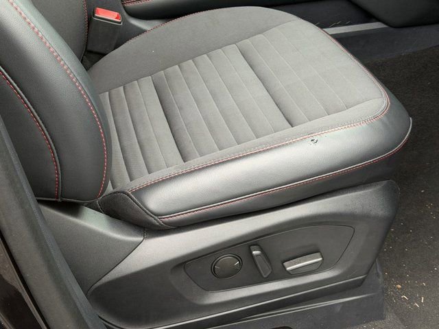 Certified 2025 Ford Explorer ST-Line AWD/4WD image 35