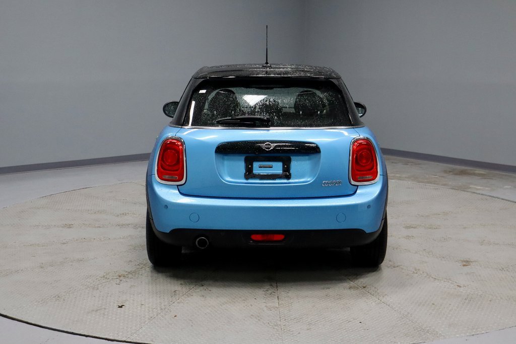 Used 2019 MINI Cooper 4-Door Hardtop w/ Signature Upholstery Package image 10