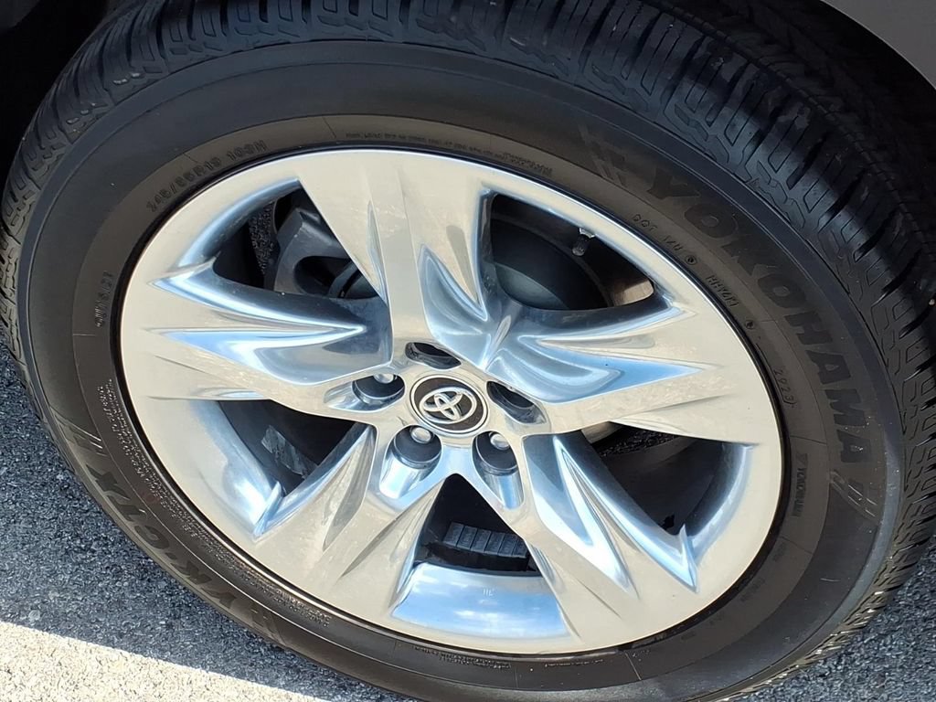 Used 2019 Toyota Highlander Limited FWD image 9