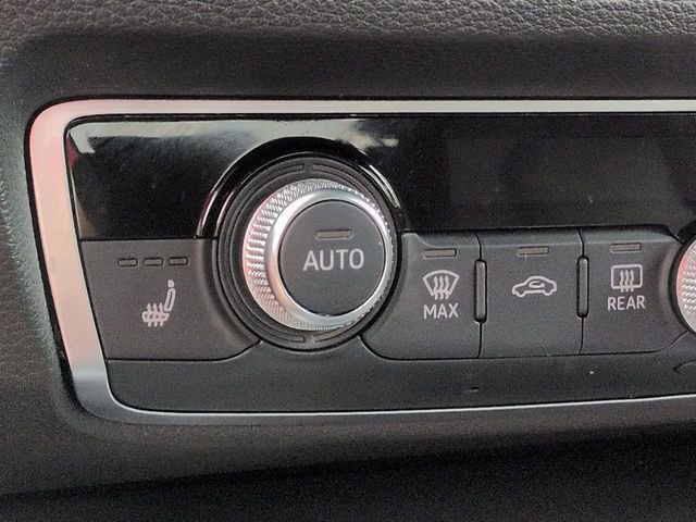 Used 2020 Audi Q3 2.0T Premium w/ Convenience Package image 29
