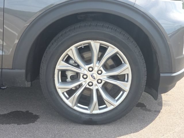 Certified 2020 Ford Explorer XLT w/ Equipment Group 202A AWD/4WD image 4