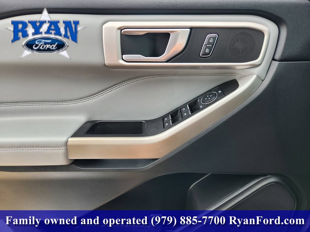 Certified 2022 Ford Explorer XLT w/ Equipment Group 202A RWD image 16