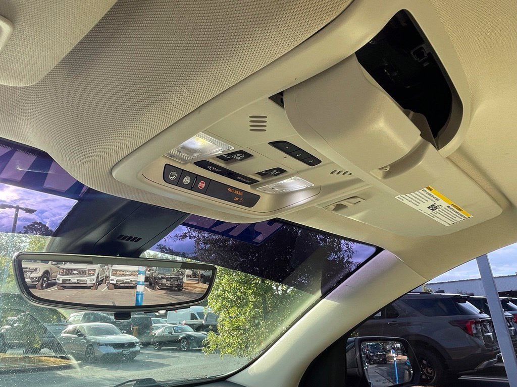 Used 2021 GMC Acadia Denali w/ Denali Technology Package FWD image 23