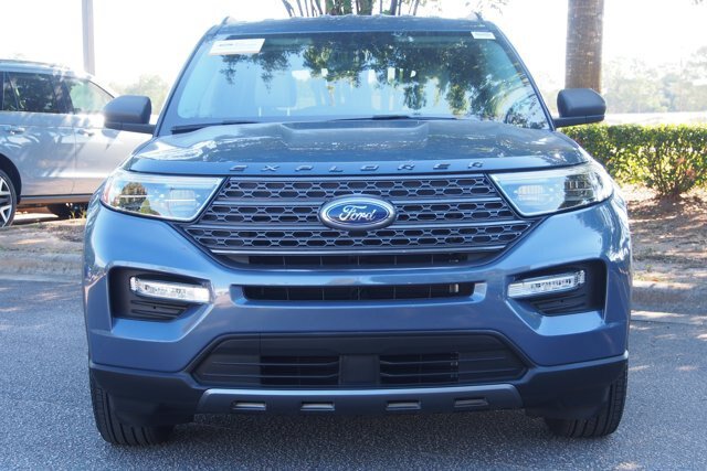 Certified 2021 Ford Explorer XLT w/ Equipment Group 202A RWD image 2
