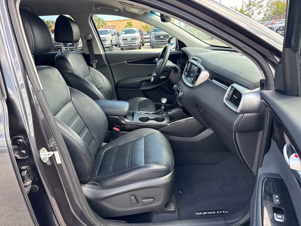 Used 2019 Kia Sorento EX image 26