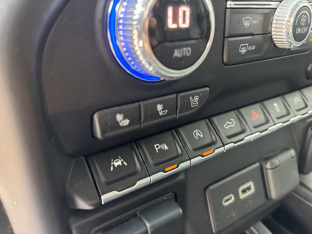 Used 2020 GMC Sierra 1500 SLT w/ SLT Premium Plus Package AWD/4WD image 23