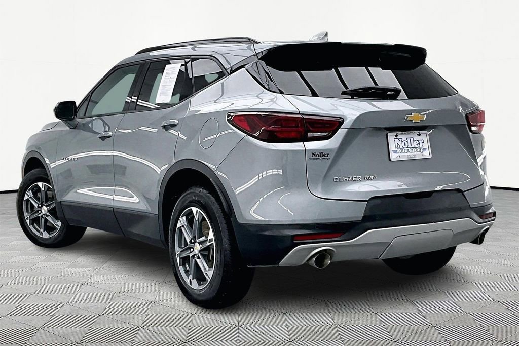 Used 2024 Chevrolet Blazer LT w/ Convenience Package image 2