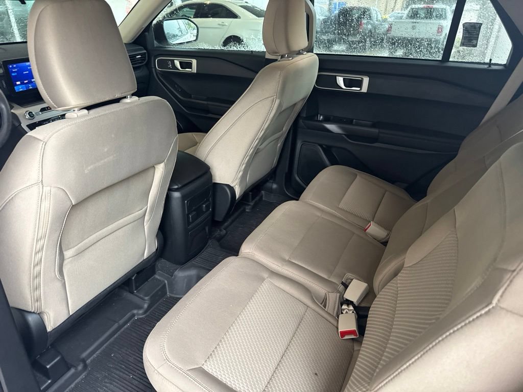 Certified 2023 Ford Explorer 2WD image 6