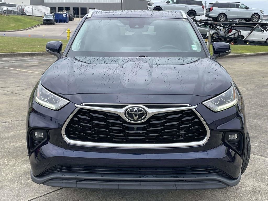 Used 2021 Toyota Highlander Limited FWD image 8