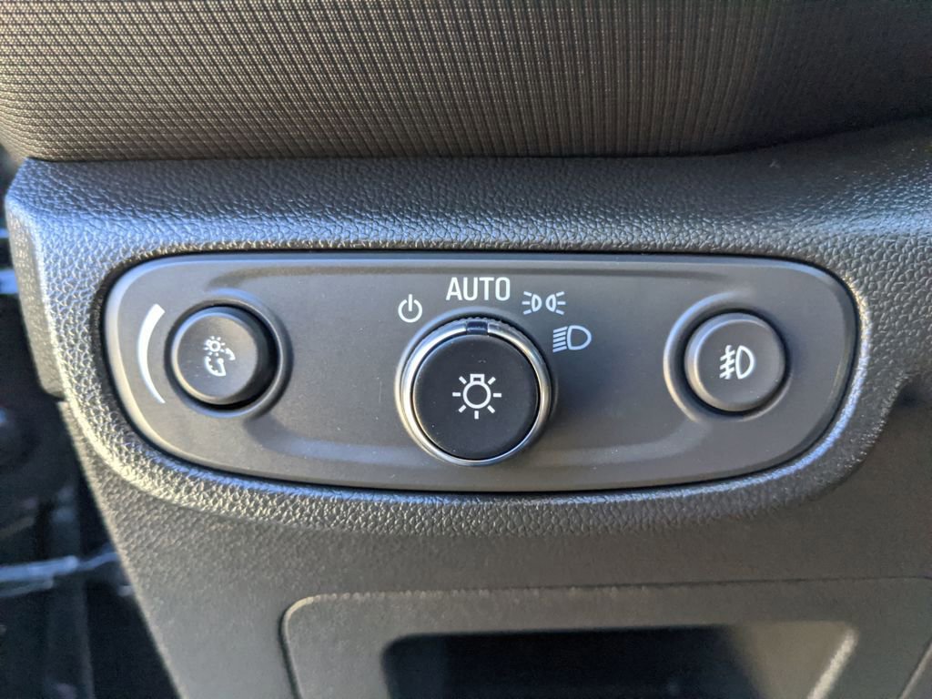 Used 2023 Chevrolet TrailBlazer RS w/ Sun and Liftgate Package image 14