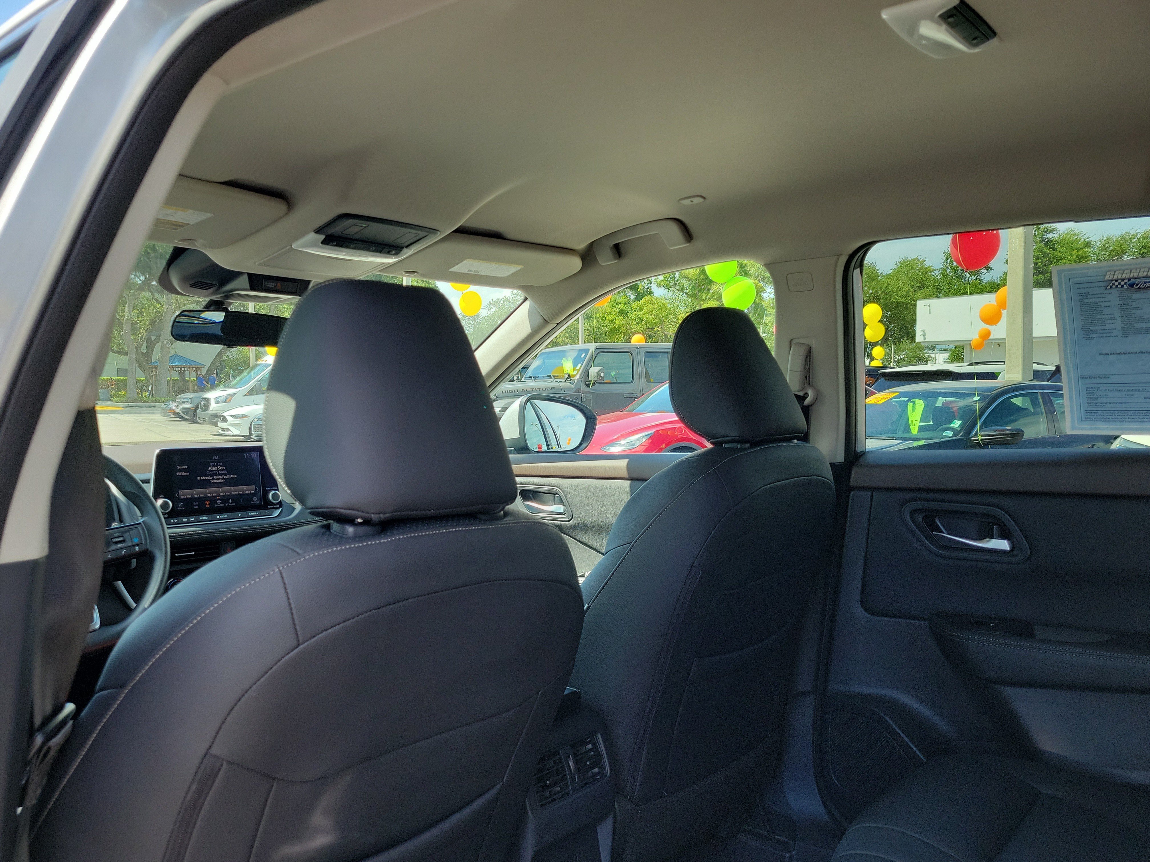 Used 2023 Nissan Rogue SV FWD image 13