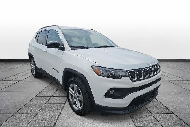 Used 2024 Jeep Compass Latitude AWD/4WD image 3