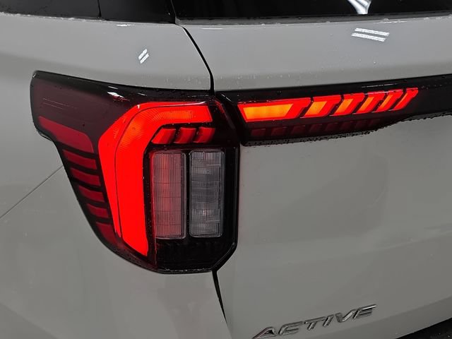Certified 2025 Ford Explorer Active w/ Active Comfort Package AWD/4WD image 31