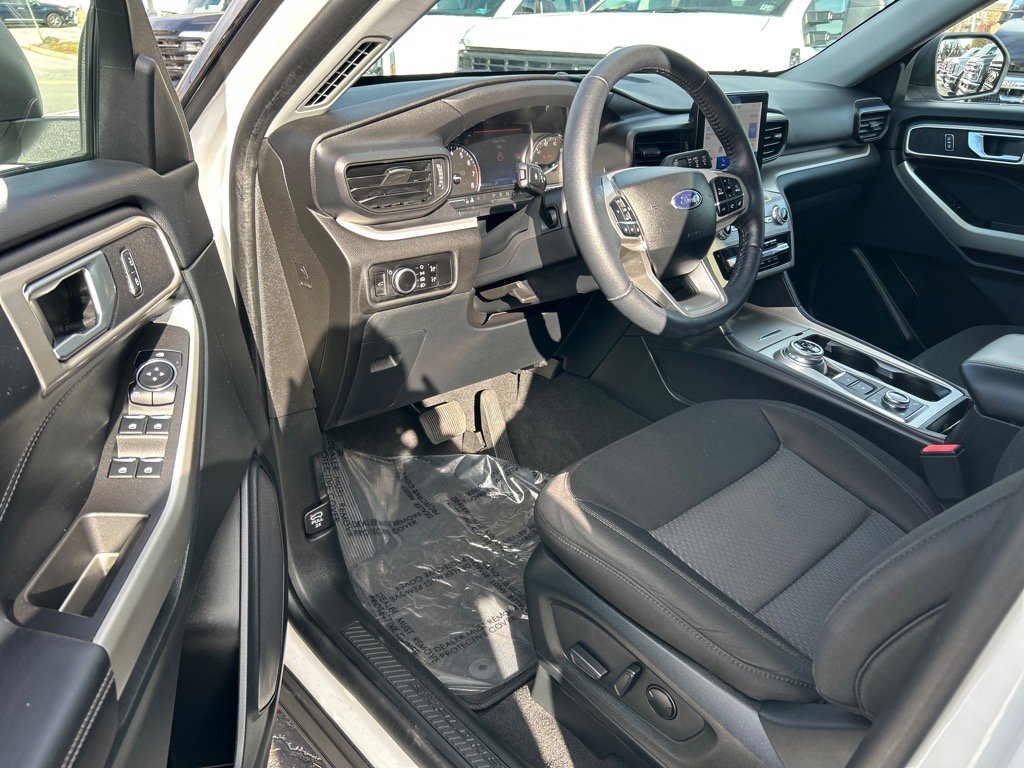 Certified 2023 Ford Explorer XLT image 7