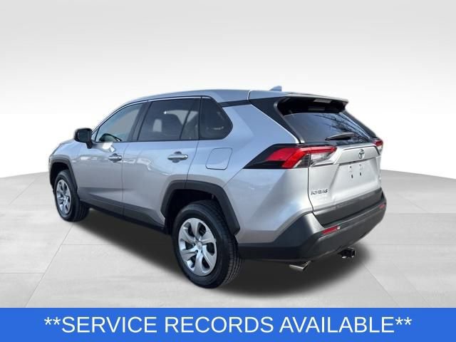 Used 2022 Toyota RAV4 LE image 3