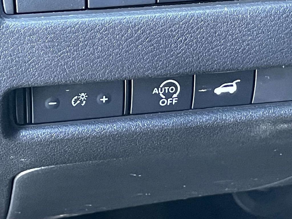 Used 2024 Nissan Rogue SL w/ SL Premium Package image 17