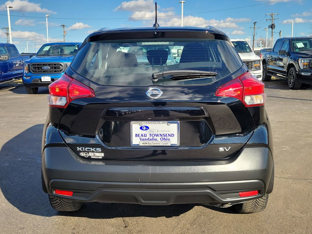 Used 2019 Nissan Kicks SV image 4