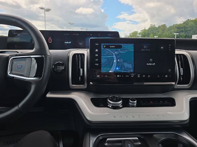 Certified 2025 Ford Expedition Active AWD/4WD image 31