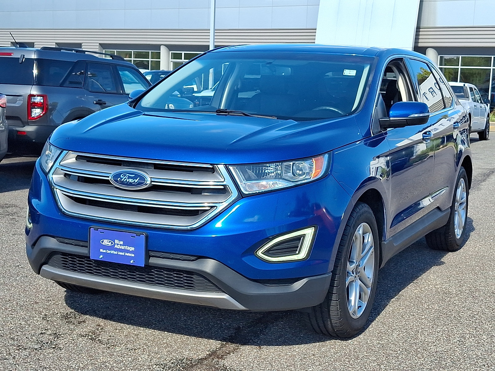 Certified 2018 Ford Edge Titanium AWD/4WD image 4
