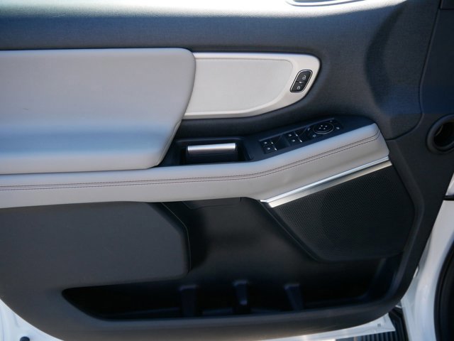 Certified 2025 Ford Expedition Active AWD/4WD image 10