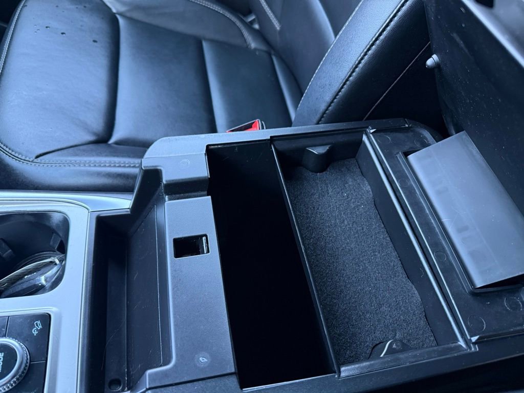 Certified 2022 Ford Explorer XLT w/ Equipment Group 202A image 10