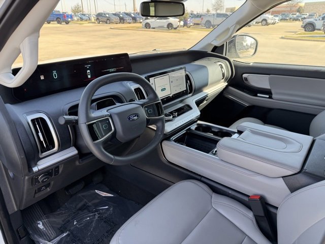 Certified 2025 Ford Expedition Active image 13