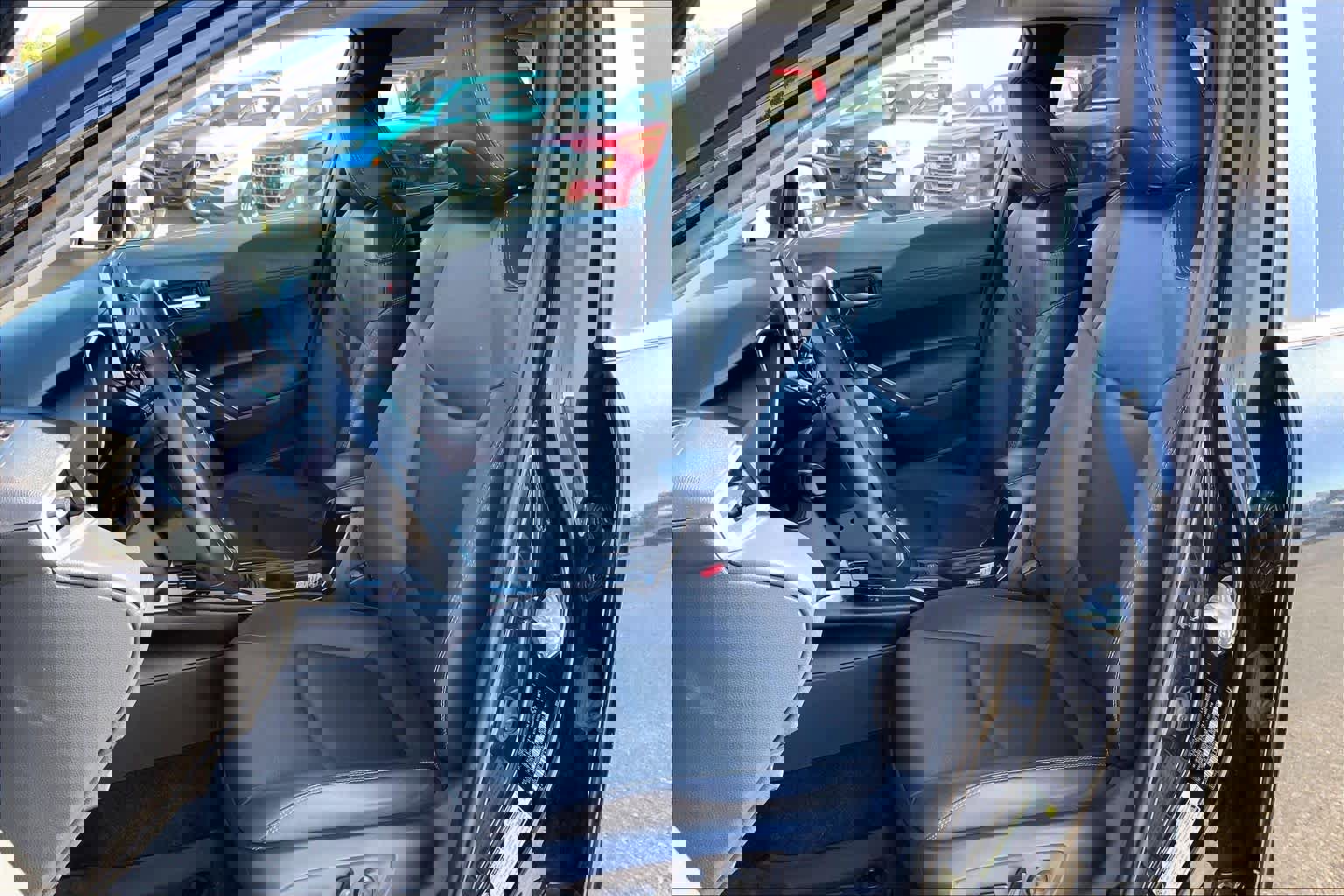 Used 2022 Toyota Corolla Cross XLE image 7