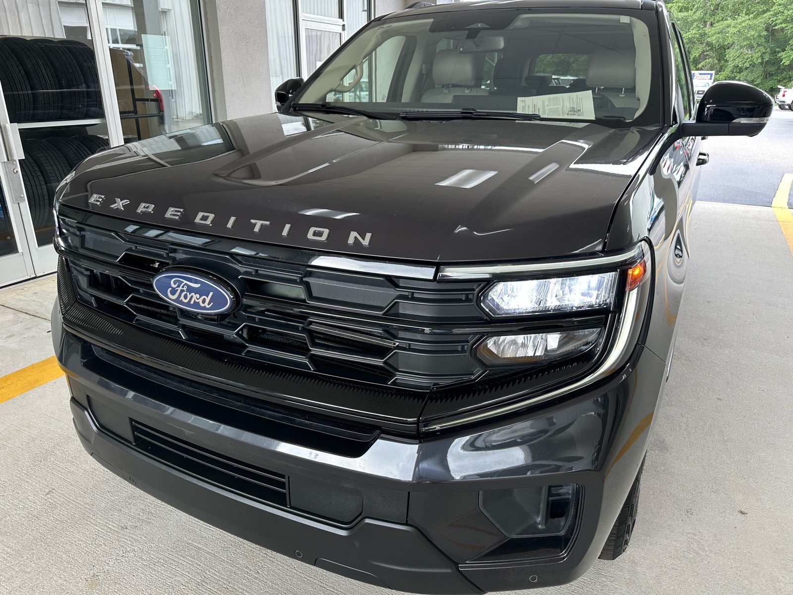 Certified 2025 Ford Expedition Active AWD/4WD image 2