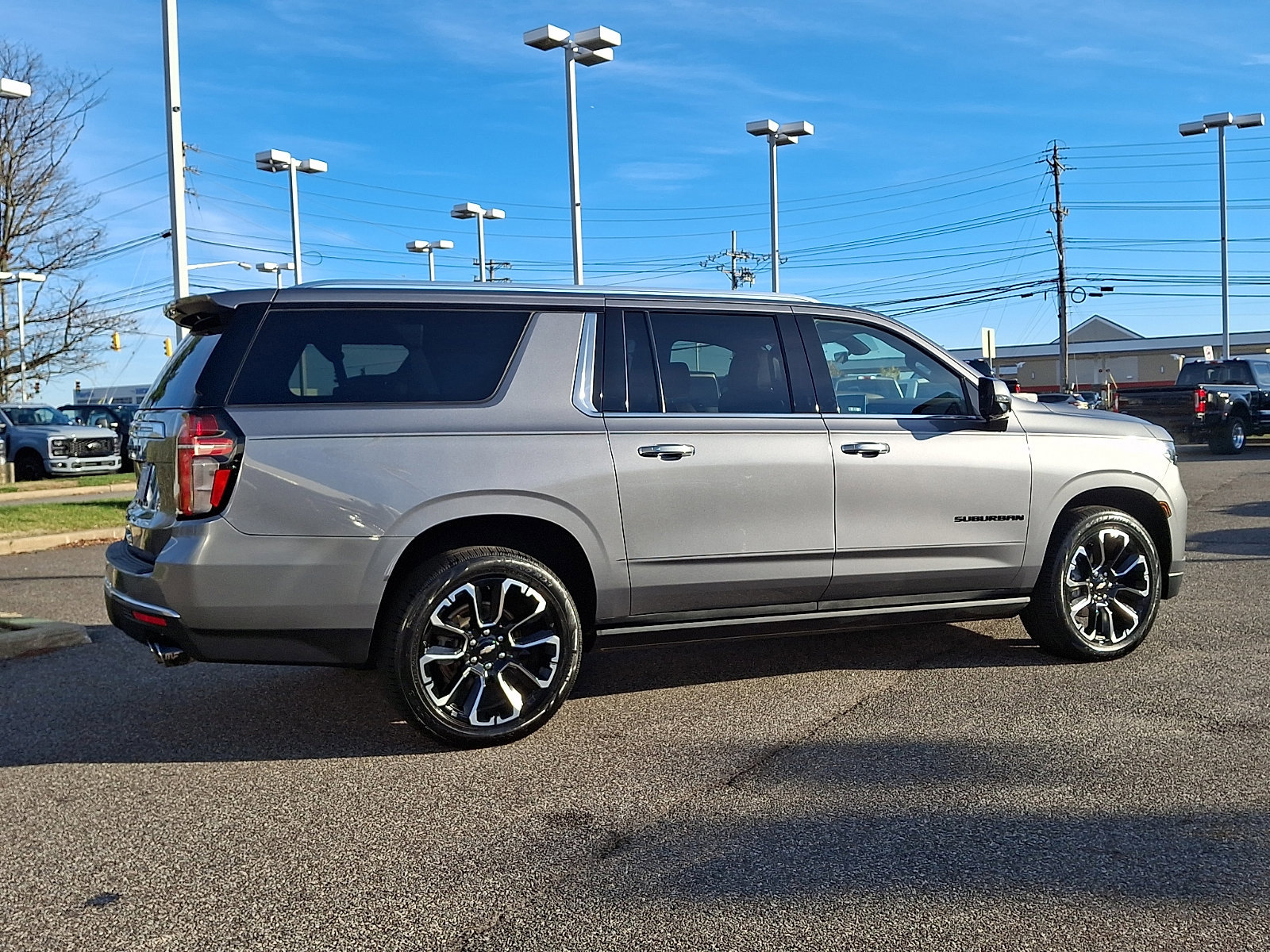Used 2021 Chevrolet Suburban High Country image 8