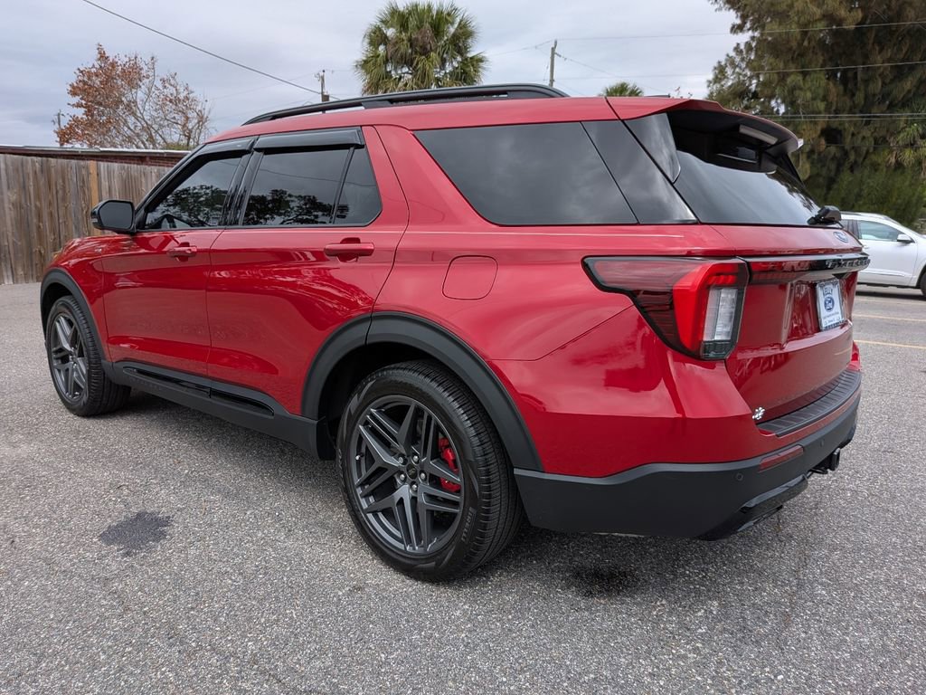 Certified 2025 Ford Explorer ST-Line w/ Premium Package image 8