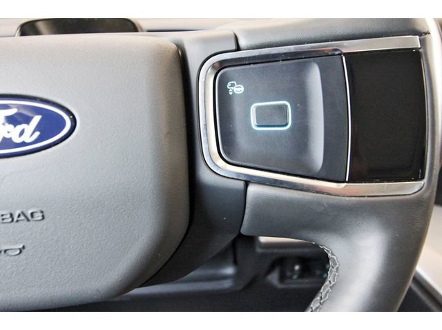 Certified 2025 Ford Expedition Active AWD/4WD image 19