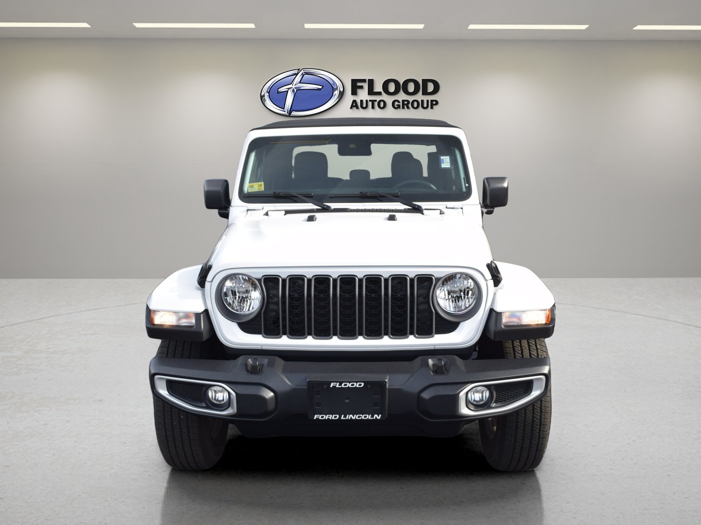 Used 2025 Jeep Gladiator Sport w/ Premium Package AWD/4WD image 2