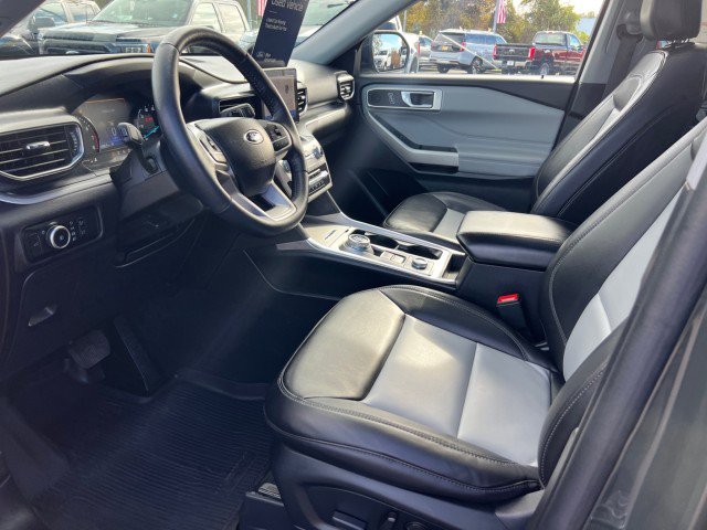 Certified 2023 Ford Explorer XLT w/ Equipment Group 202A AWD/4WD image 7