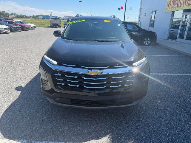 Used 2025 Chevrolet Equinox LT w/ Convenience Package II AWD/4WD image 3