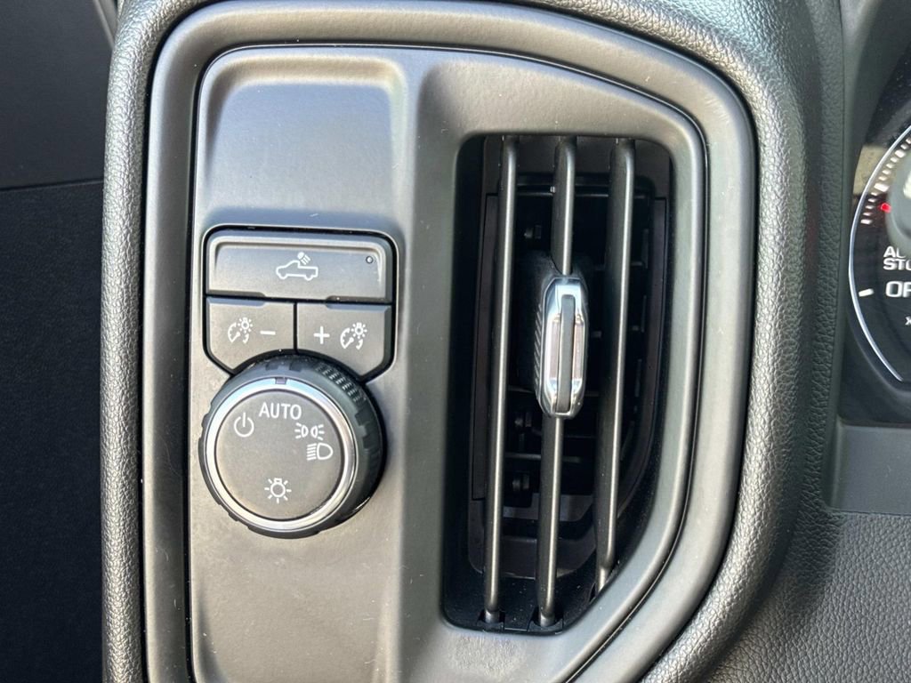 Used 2022 Chevrolet Silverado 1500 Custom RWD image 20