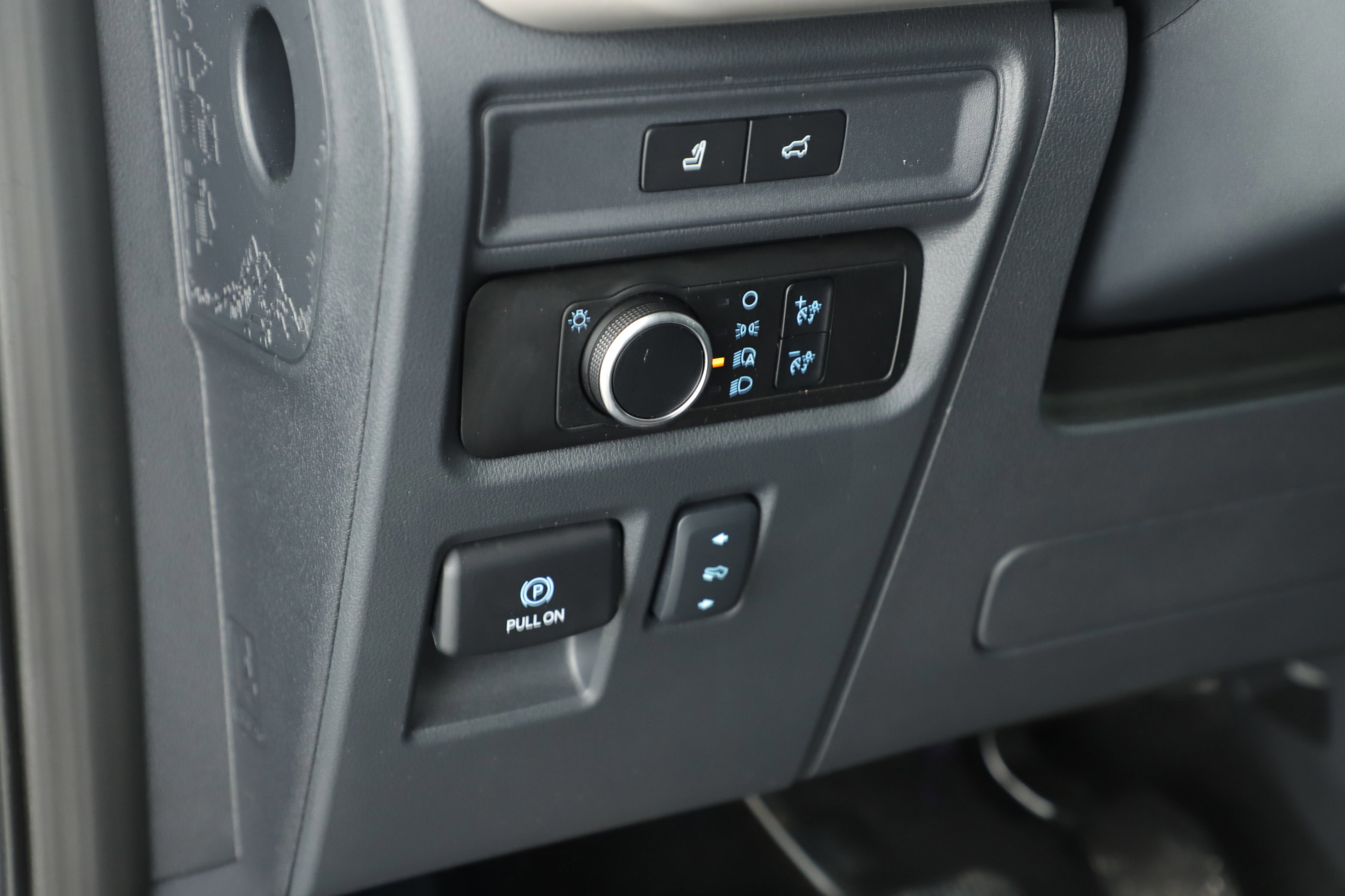 Certified 2024 Ford Expedition XLT image 24