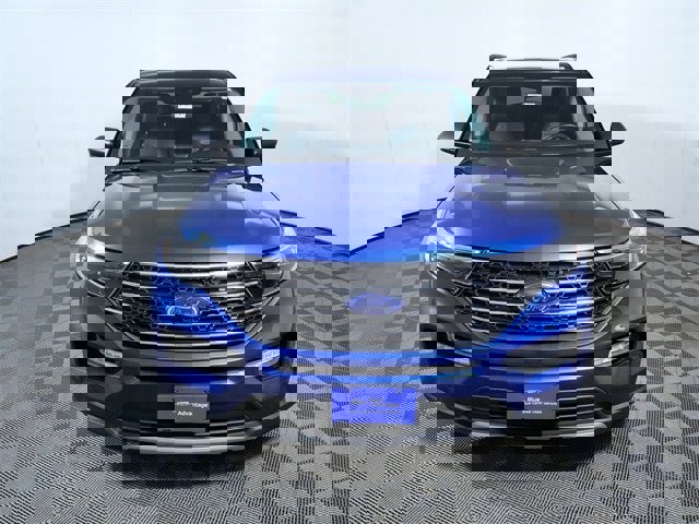 Certified 2023 Ford Explorer XLT w/ Equipment Group 202A image 3